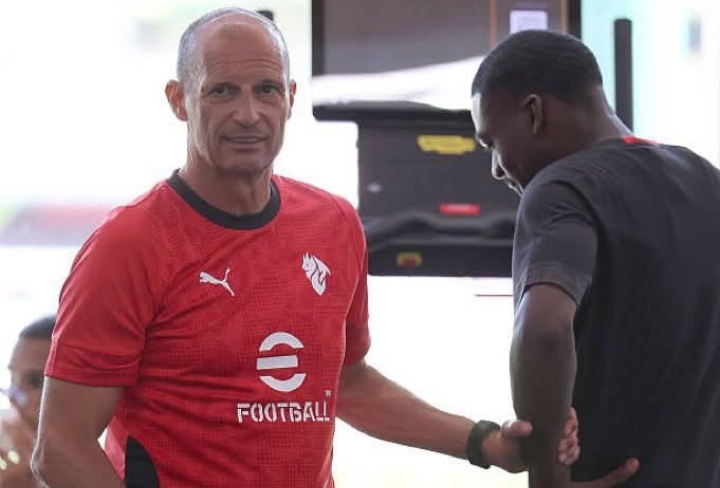 Massimiliano Allegri, pelatih AC Milan dengan 10 mandat teknis lainnya.