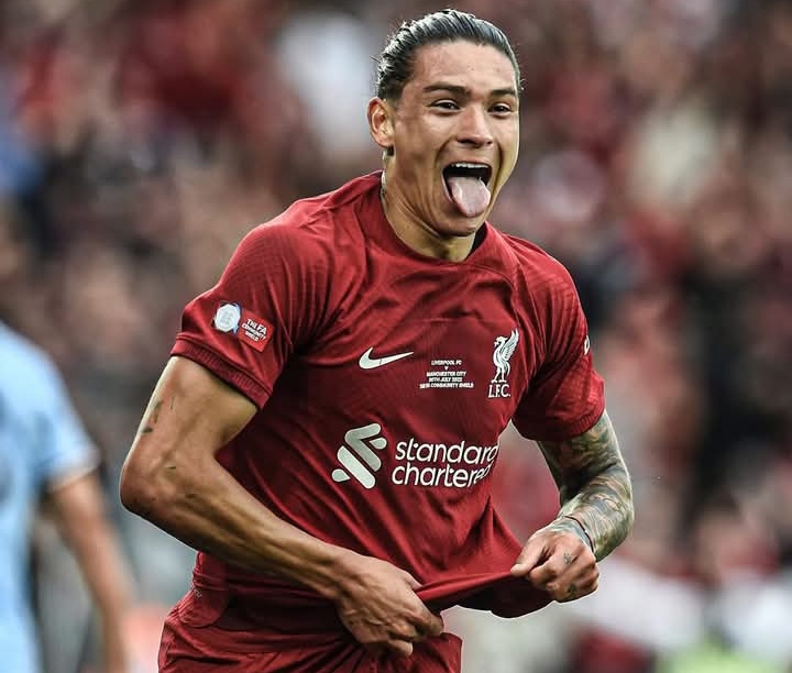 Darwin Nunez, striker Liverpool yang diincar Napoli, tapi juga diminati AC Milan.