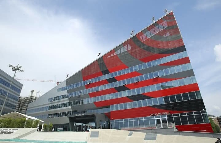 Inilah Casa Milan, markas Manajemen AC Milan dalam menentukan berbagai kebijakan, termasuk ide transfer Artem Dovbyk dan Santiago Gimenez.