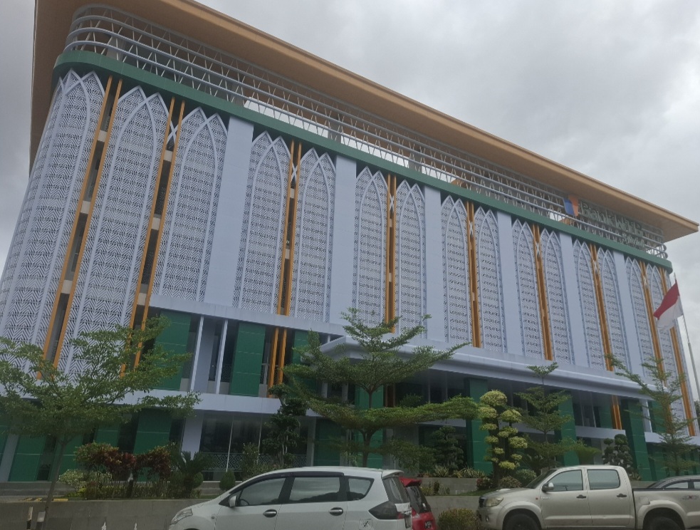 BABAK BARU: Bank NTB Syariah akan memasuki babak baru dengan penunjukan Nazaruddin sebagai calon Direktur Utama (Dirut) baru. Saat ini Nazaruddin masih menjalani proses penilaian kemampuan dan kepatut