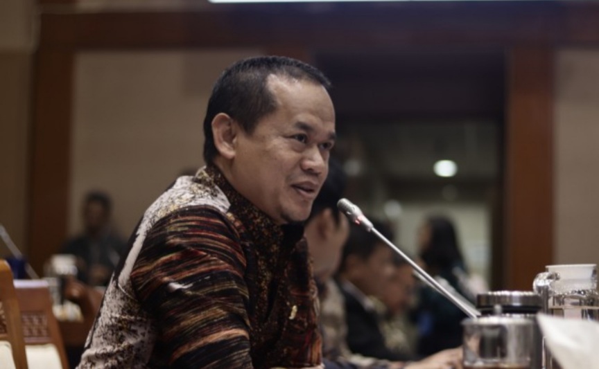 Anggota Komisi V DPR RI, Rofik Hananto mengkritisi sistem pengawasan pelayaran nasional.