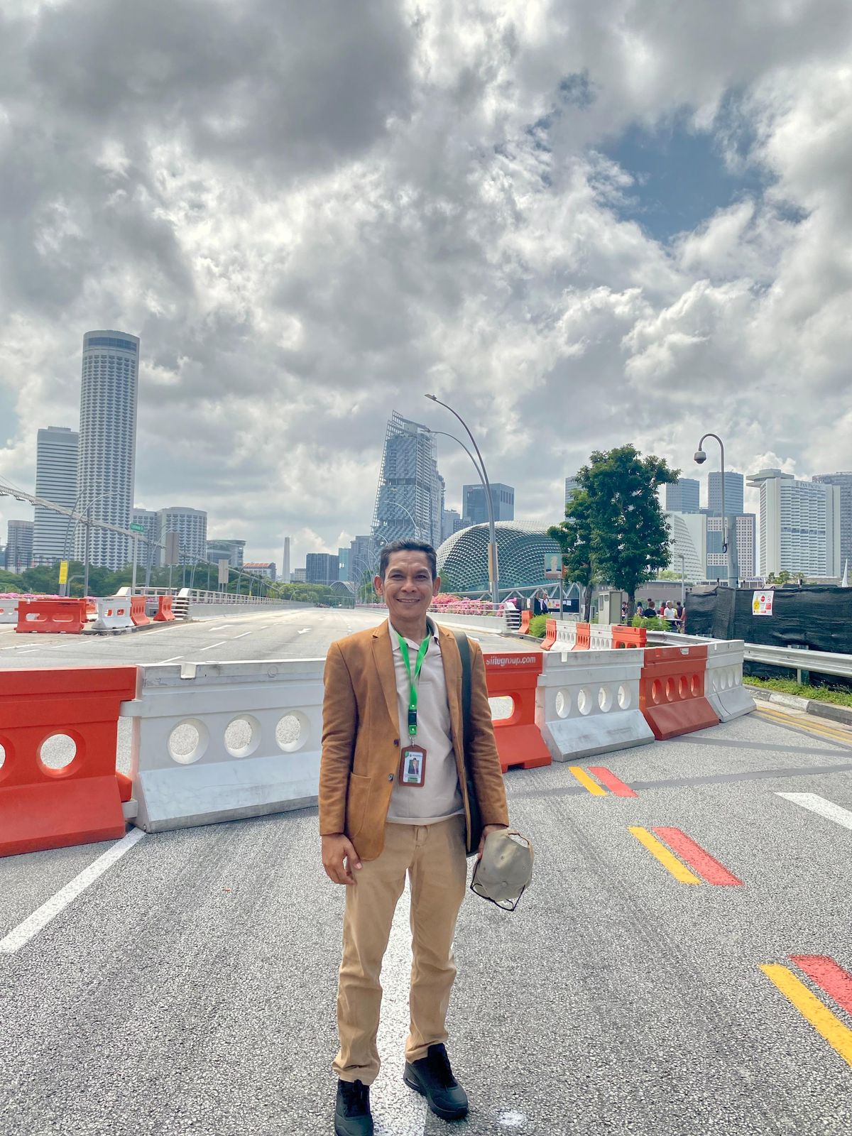 Dr M Halqi