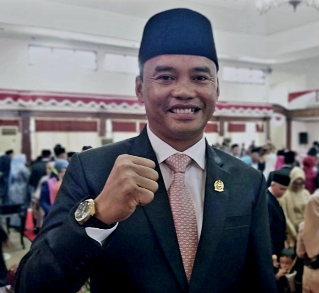 BERI SARAN: Wakil Ketua DPRD NTB Lalu Wirajaya meminta Pemkot Mataram mereview anggaran terkait revitalisasi sistem drainase demi mencegah banjir.