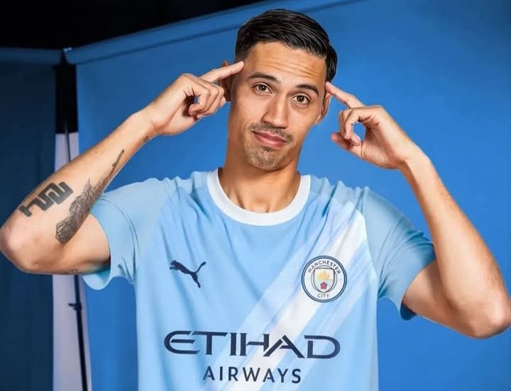 Tijjani Reijnders, mantan pemain AC Milan yang kini sudah berseragam Manchester City.