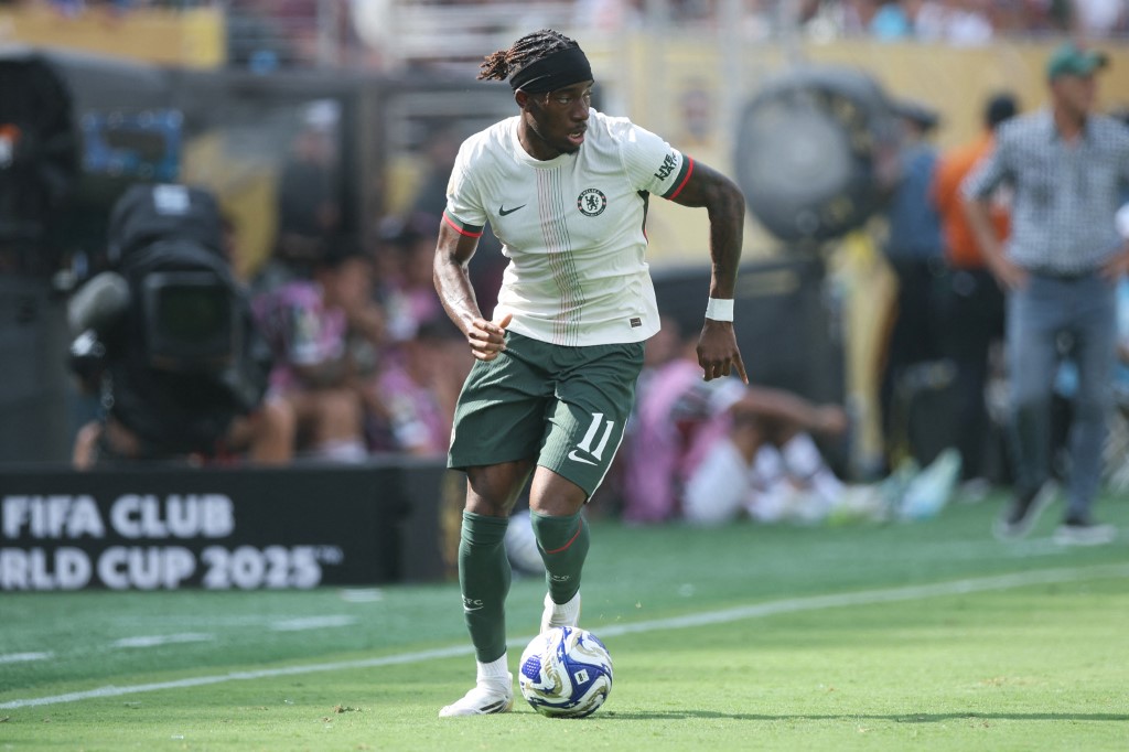 Noni Madueke dari Chelsea FC dalam pertandingan semifinal Piala Dunia Antarklub FIFA 2025 antara Fluminense FC dan Chelsea FC di Stadion MetLife pada 8 Juli 2025 di East Rutherford, New Jersey.