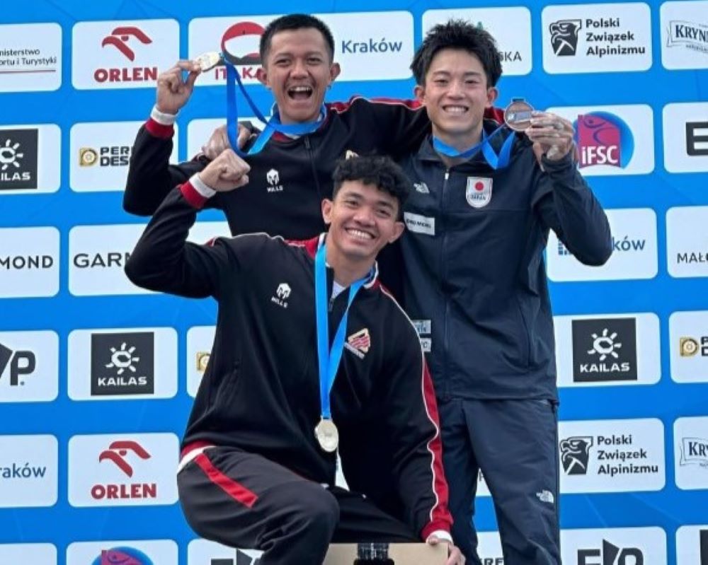 Atlet panjat tebing putra Indonesia Raharjati Nursamsa berhasil meraih medali emas di IFSC World Cup Krakow 2025.