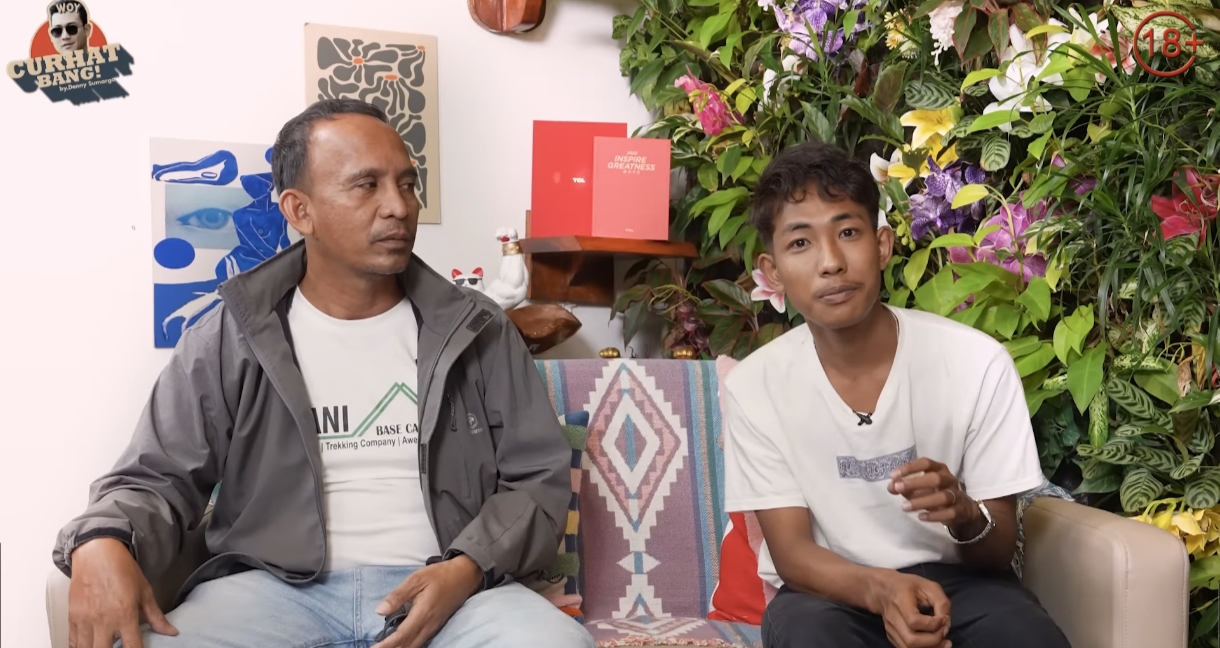Ali Mustafa (kanan) dan Aweng (kiri).