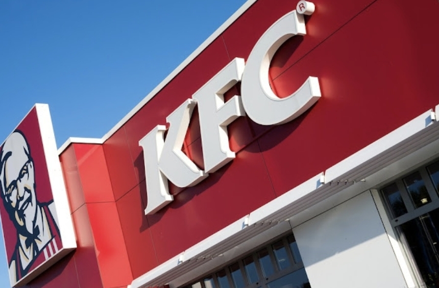 Meski harus memangkas karyawan dan menutup gerai, FAST menegaskan KFC tidak akan berhenti berinovasi. (istimewa)