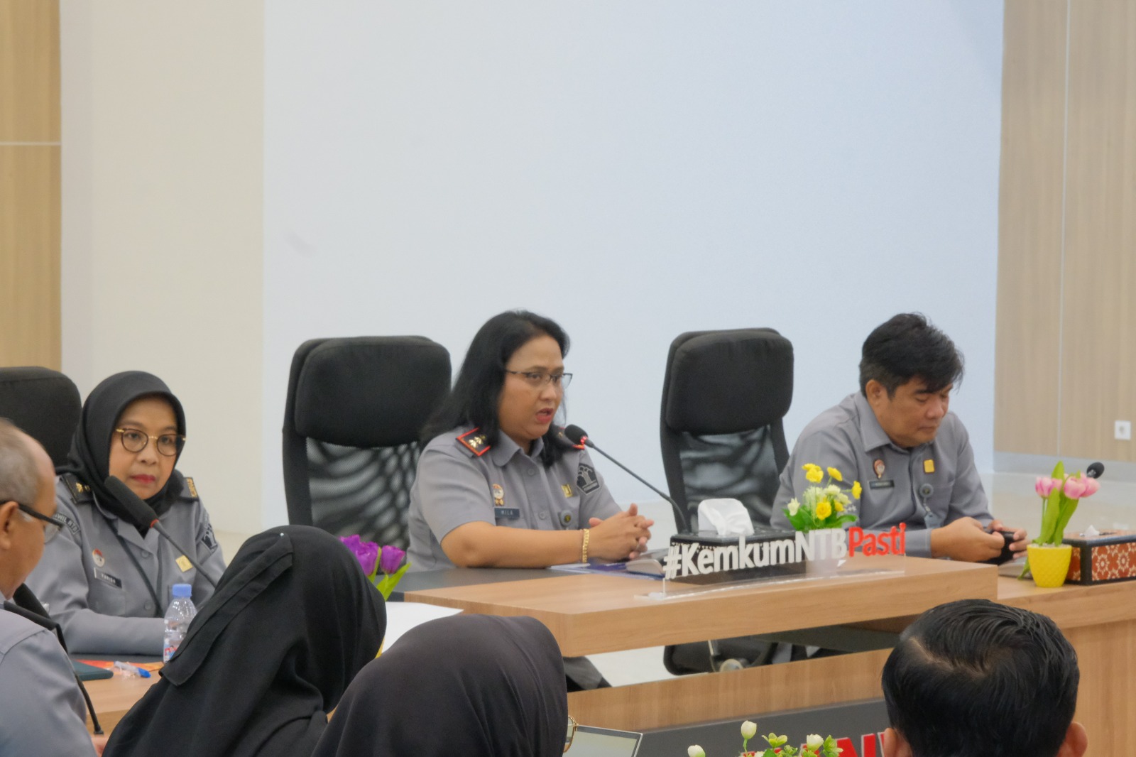 Penyuluh Hukum Kanwil Kemenkum NTB menggelar Sosialisasi Pos Bantuan Hukum Desa (Posbankumdes) yang dirangkaikan dengan Gerakan Anti Merariq Kodeq pada Senin (07/07).