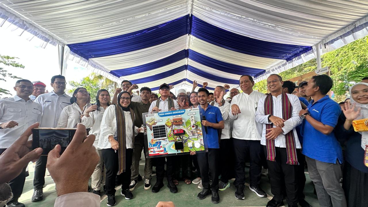 Komisaris Utama Pertamina Mochamad Iriawan meninjau hutan sosial di Desa Tumpak, Lombok Tengah, hasil kerja sama warga dan Pertamina dalam program perhutanan sosial yang menyentuh aspek lingkungan