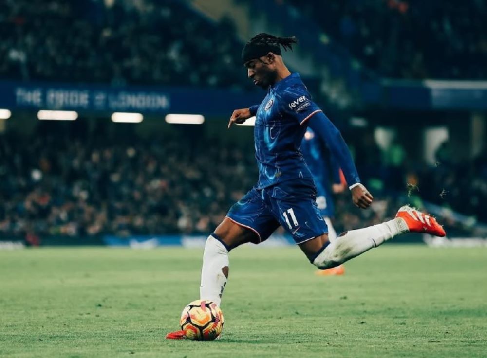 Pemain Chelsea Noni Madueke menjadi salah satu incaran Arsenal untuk mengisi sektor tengah.