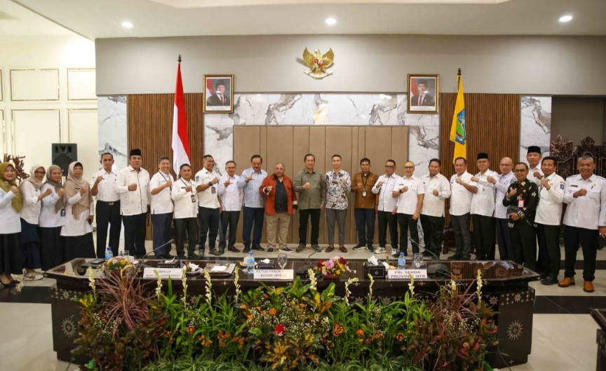 Foto bersama anggota DPR RI dan OPD Pemprov Nusa Tenggara Barat (NTB).