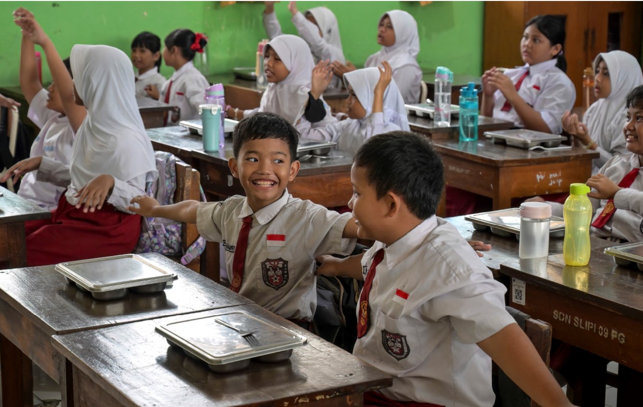 Beberapa anak mengikuti beberapa kegiatan sebelum menyantap MBG di salah satu sekolah beberapa waktu lalu.