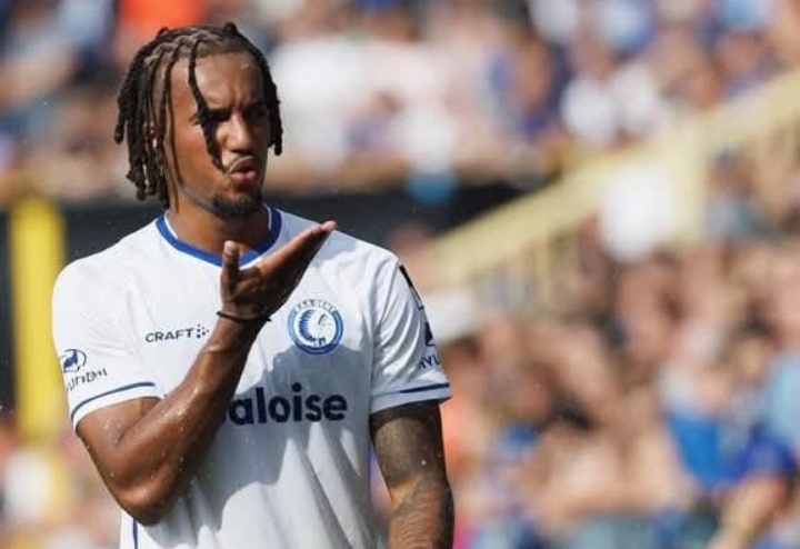 AC Milan tengah maju dalam pembicaraan untuk merekrut Archie Brown dari Gent.