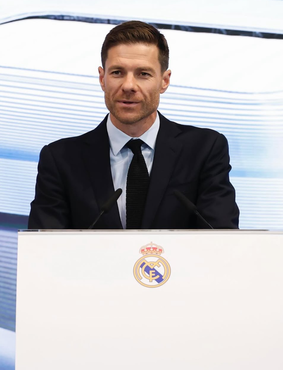 Xabi Alonso sudah mendapatkan kritikan setelah dikalahkan PSG meskipun baru menukangi madrid beberap pekan.