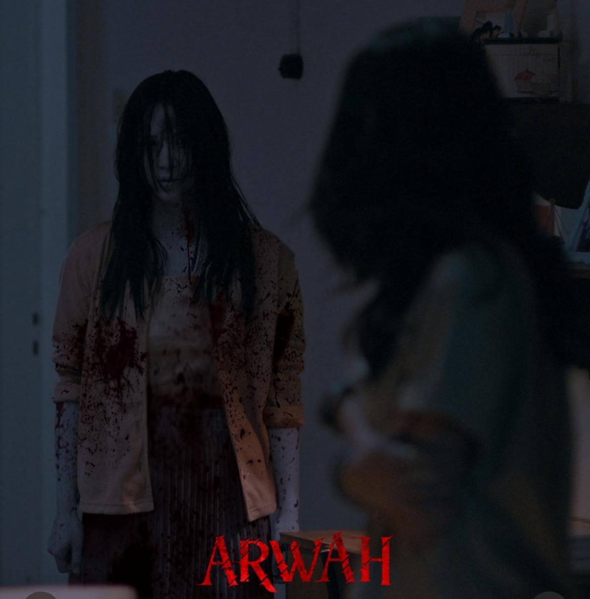 Film arwah (2025) menguak rahasia kelam dan konsekuensi masa lalu, sebuah teror keluarga yang mengikat jiwa.