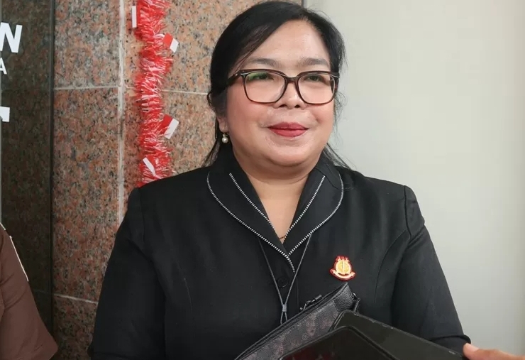 Kajari Loteng Nurintan MNO Sirait Katakan&nbsp;Kejari Lombok Tengah (Loteng) menemukan dua alat bukti dugaan korupsi pengadaan dump truck dan arm roll pada Dinas Lingkungan Hidup (DLH) Loteng.