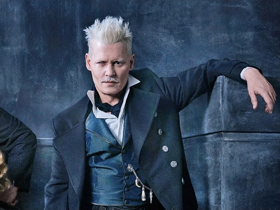Johnny Depp pertama kali muncul sebagai Grindelwald dalam film Fantastic Beasts and Where to Find Them (2016). (istimewa)