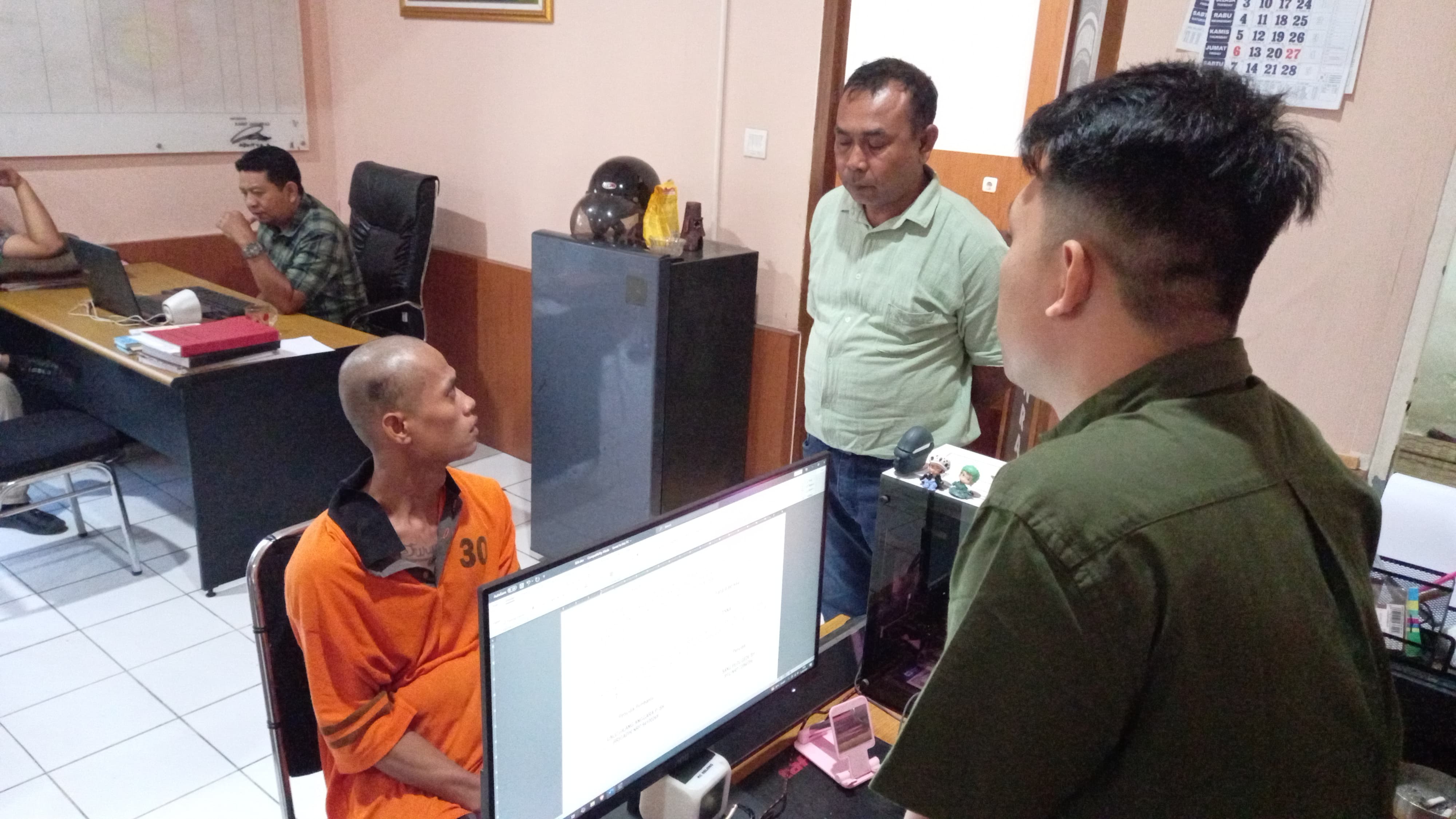 Pelaku pencurian berinisial MM alias Ali diperiksa penyidik Satreskrim Polresta Mataram, Selasa (15/7).