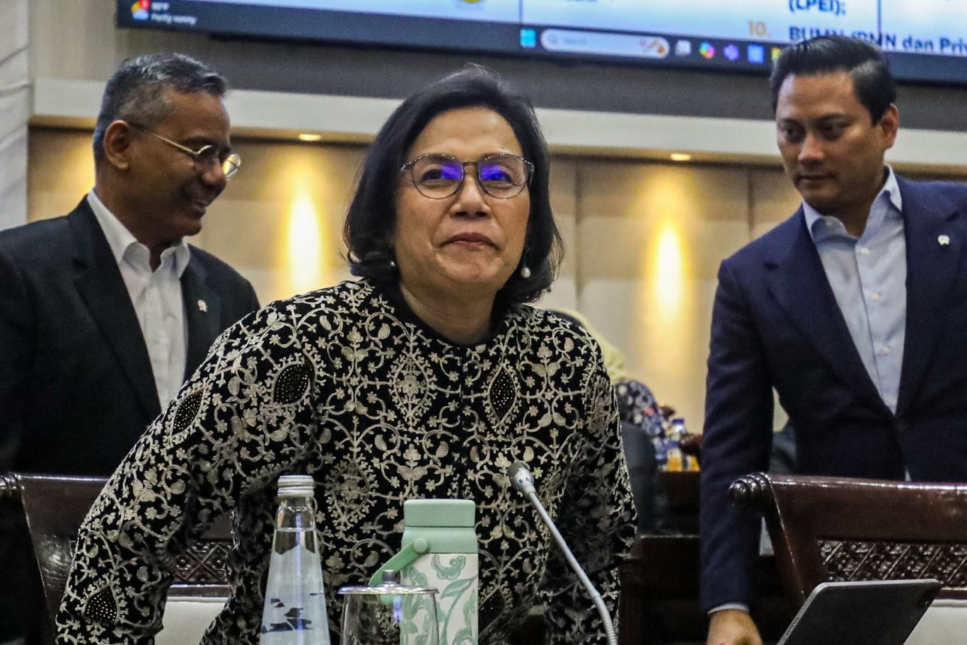 HADAPI KETIDAKPASTIAN GLOBAL: Menkeu Sri Mulyani Indrawati usai penyampaian LKPP 2024 di Kompleks Parlemen, Jakarta, Selasa (15/7)