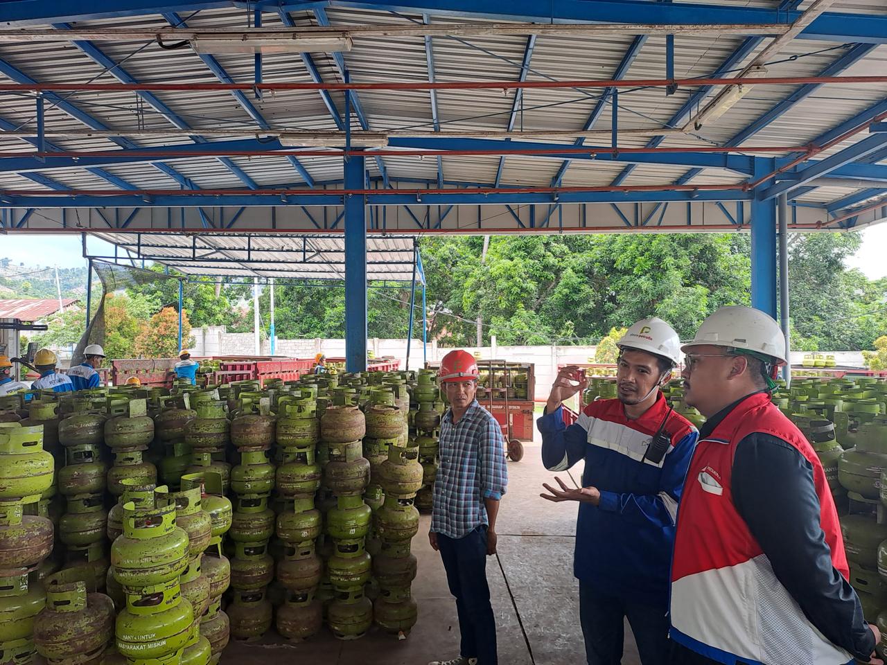 Pertamina Patra Niaga sebagai distributor utama LPG 3 kg bersubsidi menegaskan bahwa stok secara keseluruhan aman dan mencukupi. (ilustrasi)