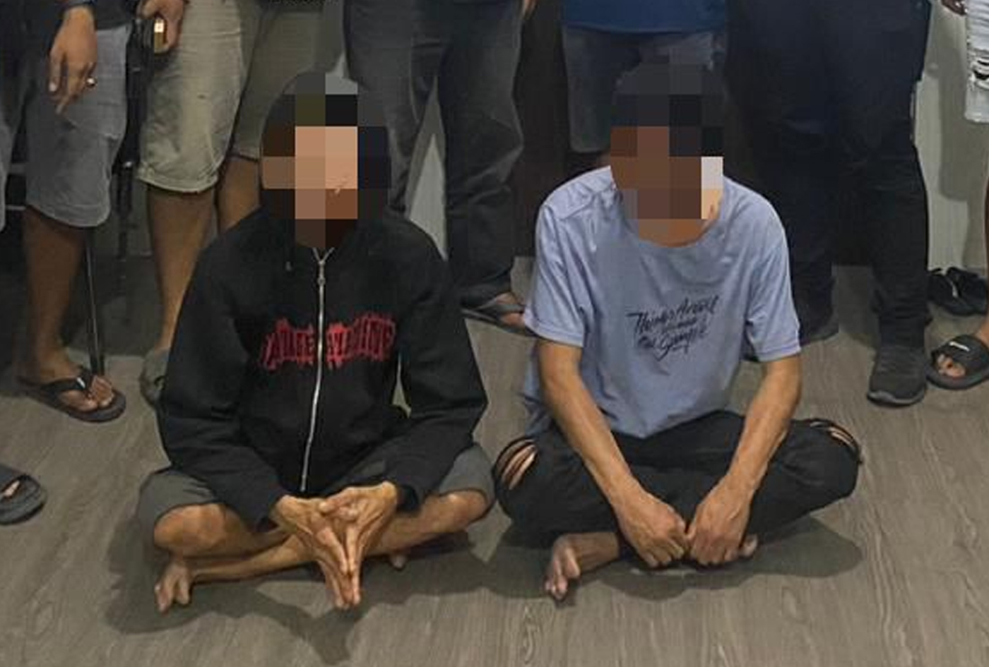 Dua pelaku begal ENG dan IWE diamankan di Polres Sumbawa, Kamis (17/7).