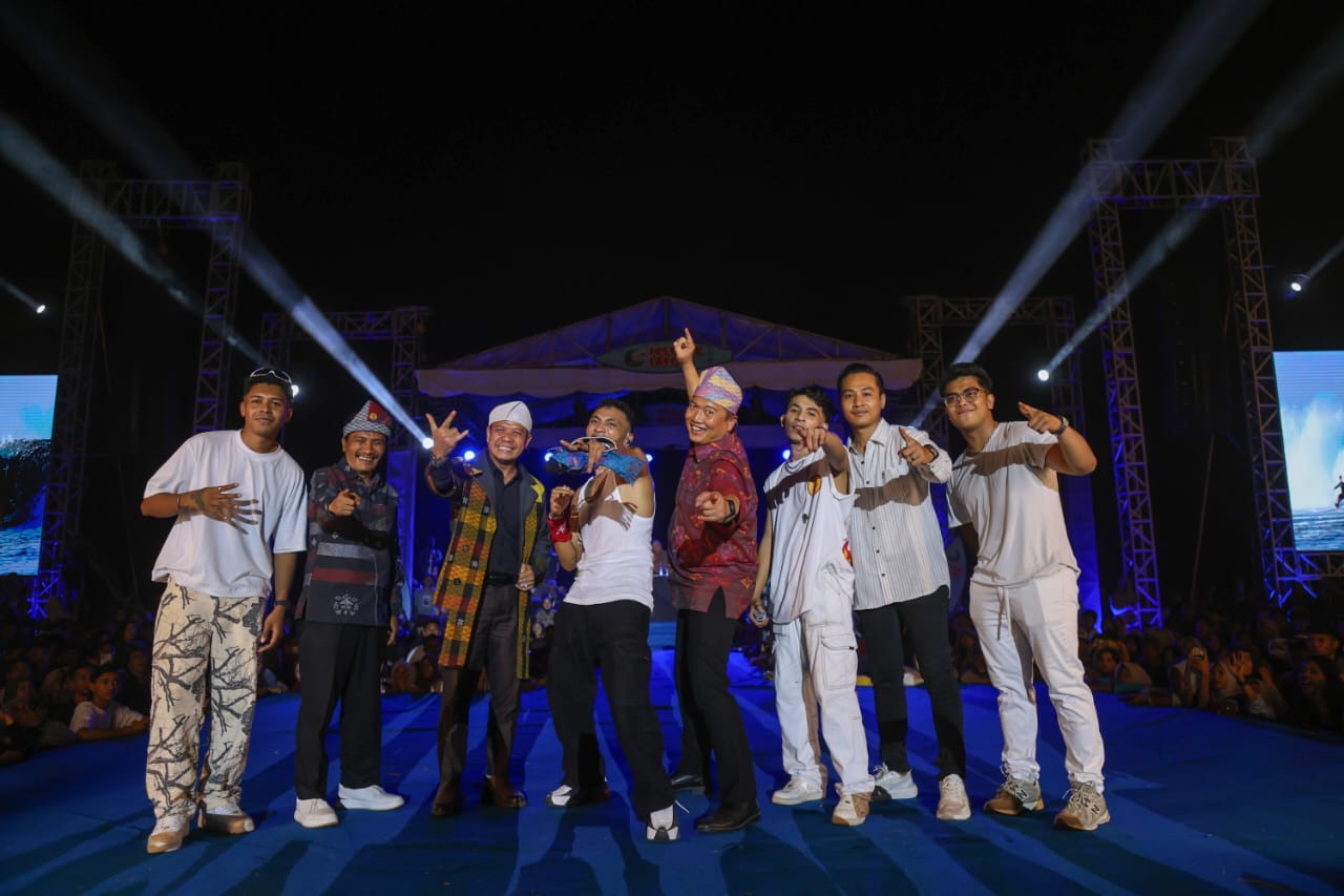 Malam Puncak Festival Lakey 2025, Gubernur NTB Ajak Dompu Terus Berkembang dan Bersinar