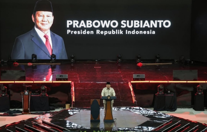 Presiden Prabowo Subianto meminta Kejagung dan polisi memburu pelaku yang membuat beras oplosan.