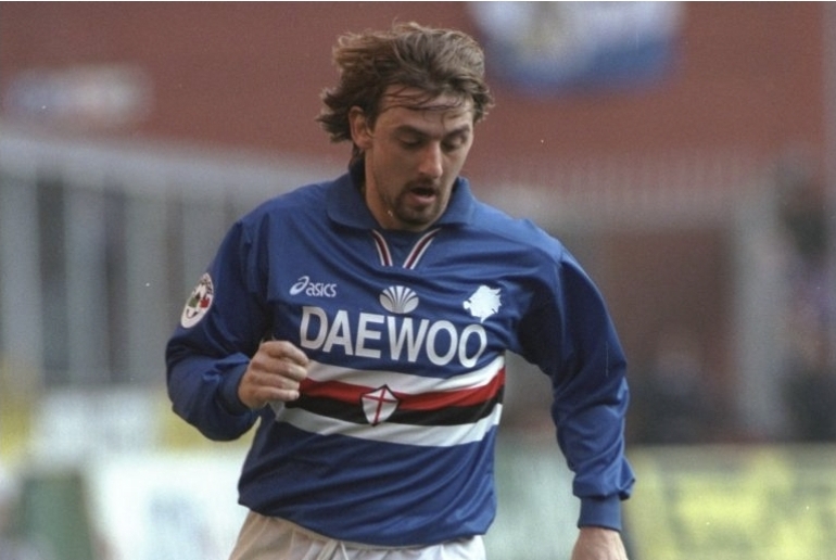 Giuseppe Signori dalam jersey Sampdoria. Klub Serie A yang diperkuatnya di musim 1997/98. (Foto: AllSport)