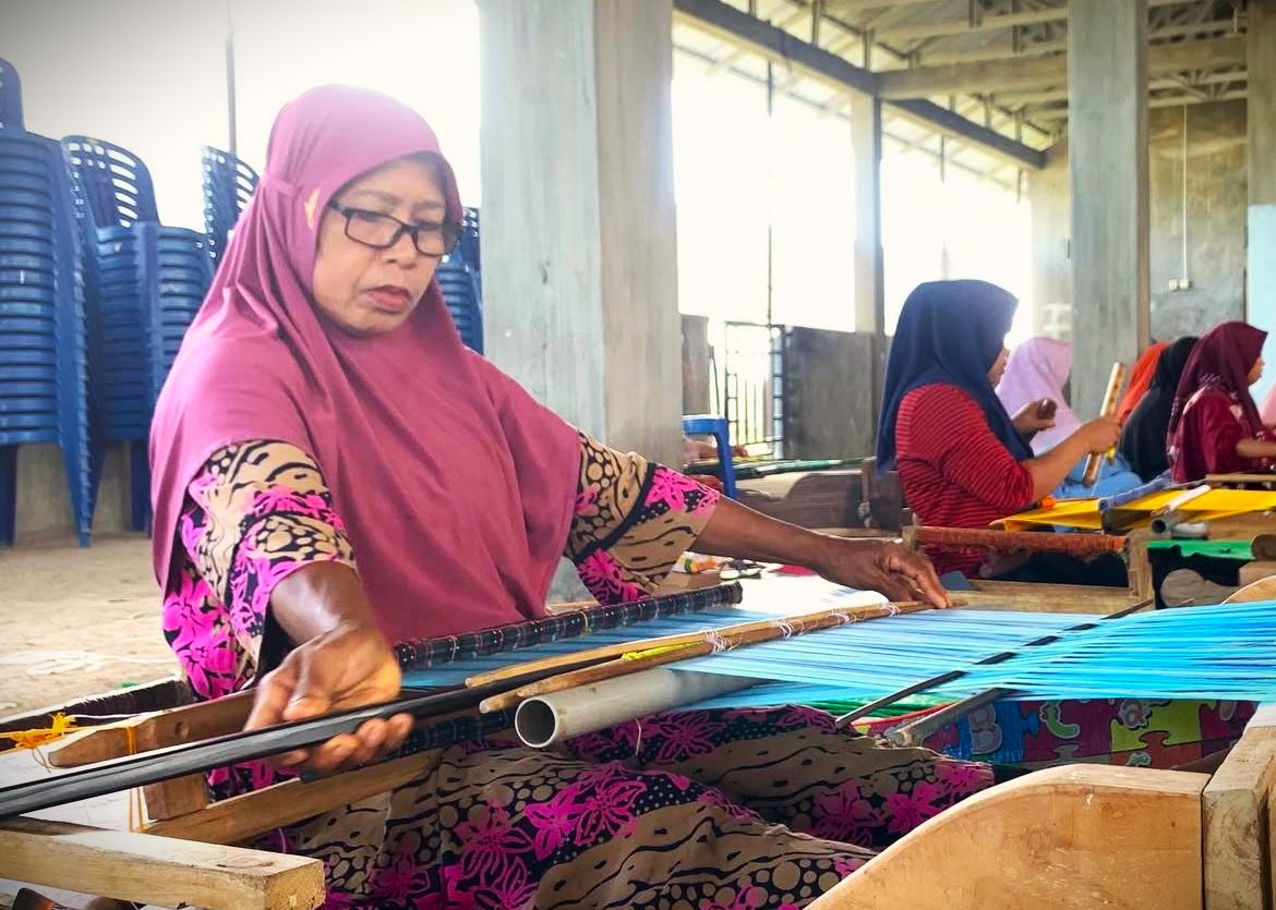 Dekranasda ntb dorong tenun muna pa&rsquo;a terus tumbuh dan berkembang