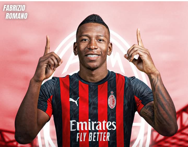 Pervis Estupinan tampil cukup baik, namun AC Milan harus menelan kekalahan.