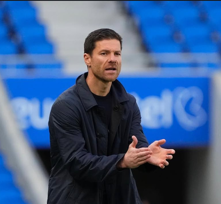 Pelatih Real Madrid masih bertekad memperkuat lini tengah dalam bursa transfer pemain kali ini.