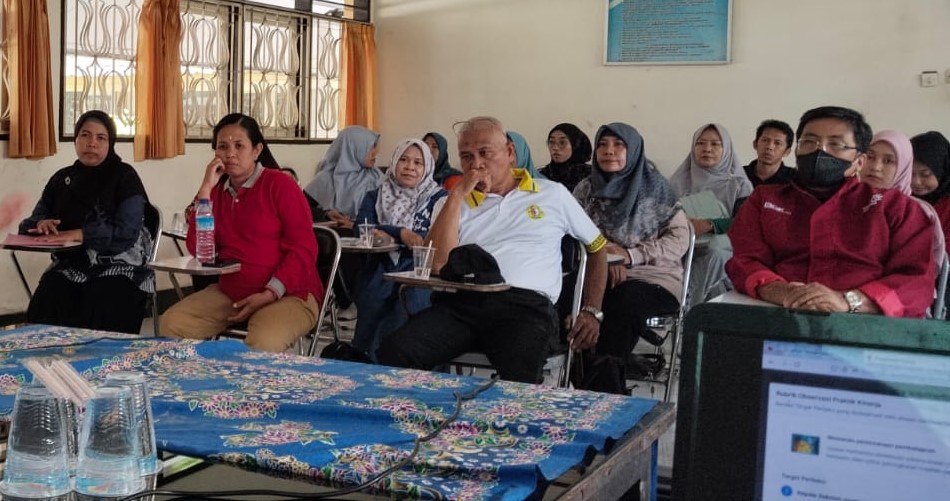 SMPN 11 Mataram melakukan evaluasi menyeluruh terhadap kualitas pembelajaran melalui PKKS.