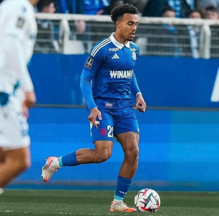 AC Milan dilaporkan telah menawarkan &euro; 21-22 juta kepada Strasbourg untuk mendapatkan Guela Doue.