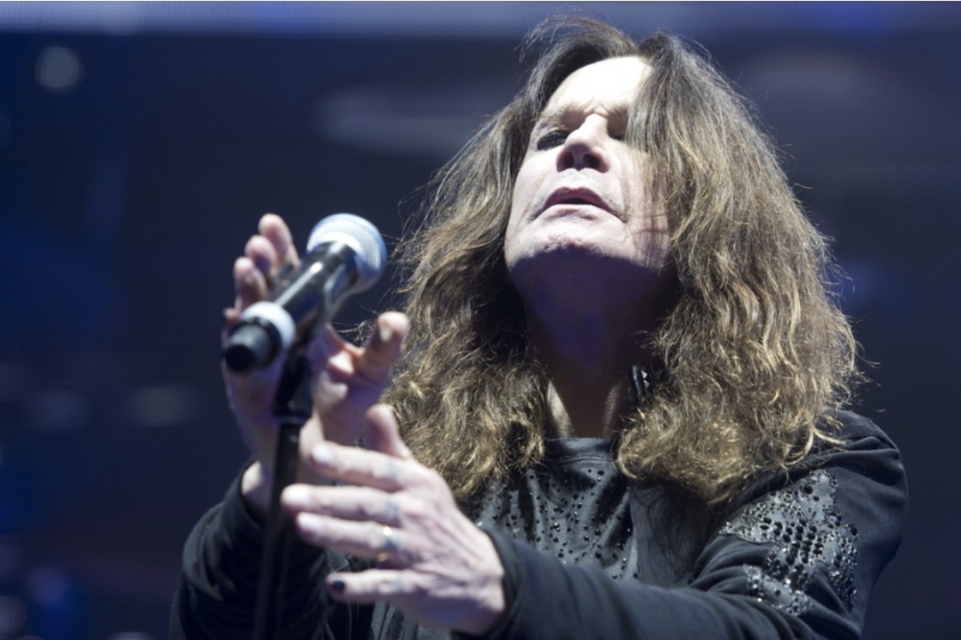 Ozzy Osbourne wafat setelah beberapa tahun berjuang melawan penyakit Parkinson dan komplikasi kesehatan lain. (istimewa)