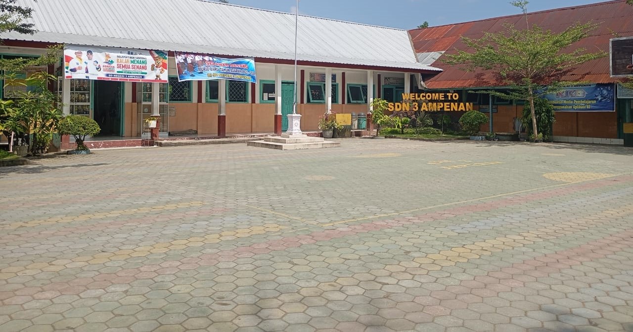 Nampak halaman SDN 3 Ampenan yang mengembangkan sekolah Inklusi ramah anak.