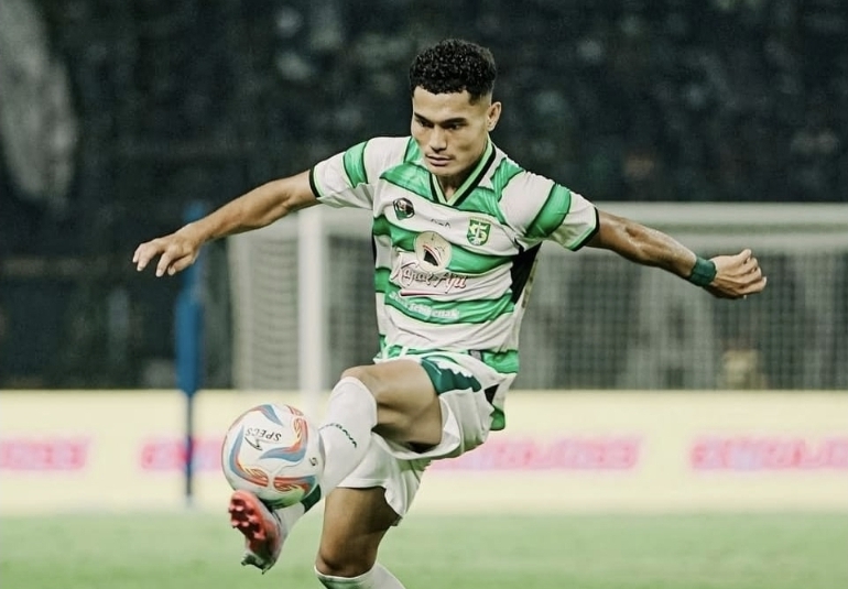 Tata dalam pertandingan pra-musim 2024/25. (Instagram @alfredotata15)