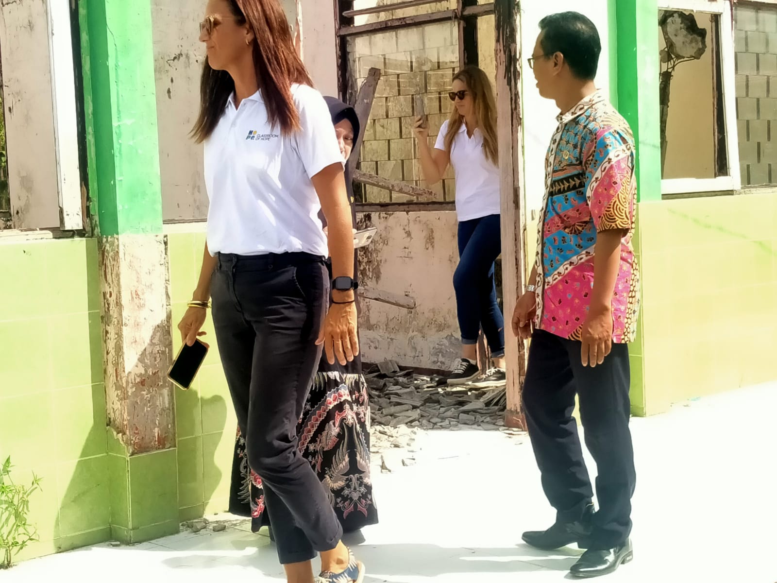 BUTUH PERBAIKAN: Kondisi gedung SMPN 3 Tanjung yang rusak akibat gempa 2018 lalu.