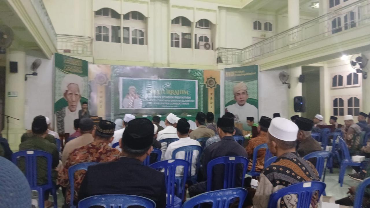 Suasana peluncuran Forum Komunikasi dan Kerja Sama Pondok Pesantren NWDI Lombok Timur, (26/7).