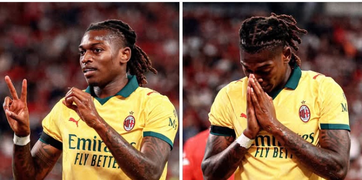Selebrasi Rafael Leao usai mencetak gol pertama AC Milan saat menggilas Liverpool 4-2.