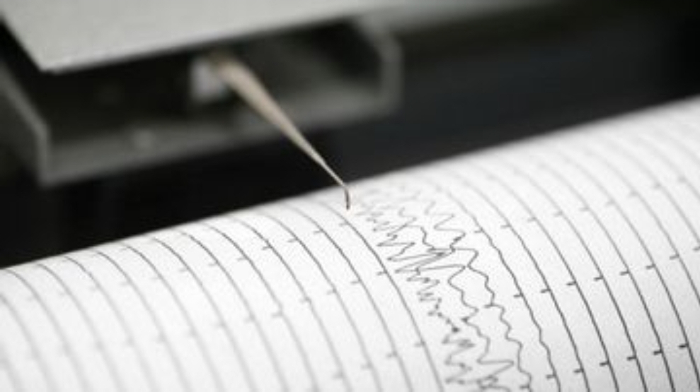 Data BMKG mencatat pusat gempa berada di laut, sekitar 74 km barat daya Kuta Selatan dengan kedalaman hanya 20 km. (ilustrasi)