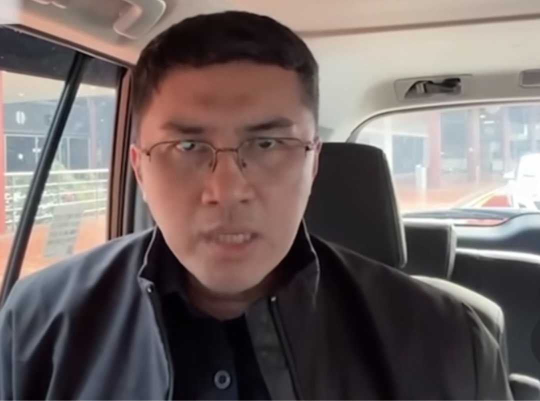 Kepala Badan Komunikasi Strategis DPP Partai Demokrat Herzaky Mahendra Putra menyampaikan klarifikasi atas isu dugaan ijazah palsu Jokowi.