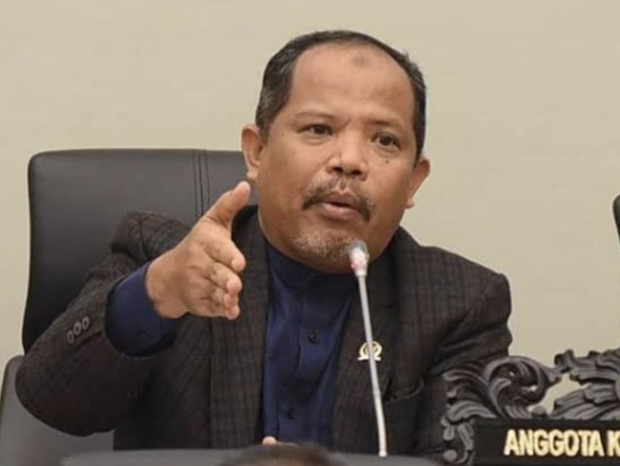 Anggota Komisi IV DPR RI Johan Rosihan menyampaikan pentingnya sertifikasi resmi bagi pemandu wisata Rinjani untuk memastikan keselamatan pendakian.