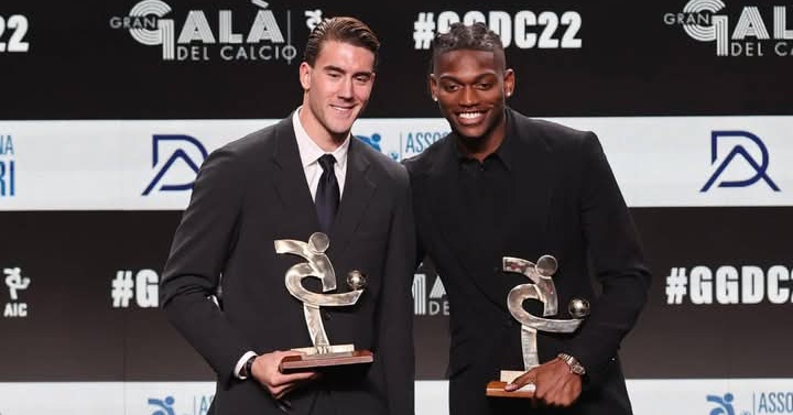 Dusan Vlahovic dan Rafael Leao yang berpeluang besar diduetkan di AC Milan.