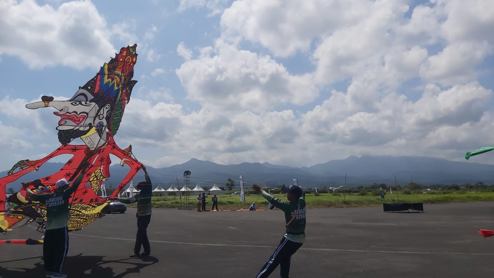 Tim Kontingen Pelangi Jawa Timur saat berlaga di ajang Fornas VIII tahun 2025 yang digelar di NTB, pekan ini.