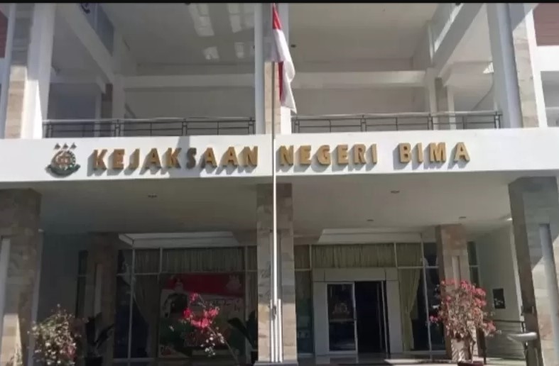 TERIMA LAPORAN: Kejari Bima menerima laporan dugaan penyalahgunaan dana pokir DPRD Bima, Selasa (29/7).