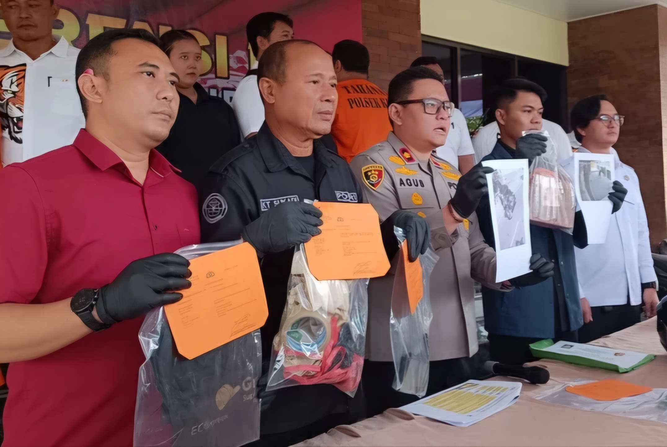 Dari hasil penyelidikan, kedua WNA itu kini resmi ditetapkan sebagai tersangka dan dijerat Pasal 365 ayat (2) KUHP tentang pencurian dengan kekerasan secara bersama-sama.&nbsp;(istimewa)