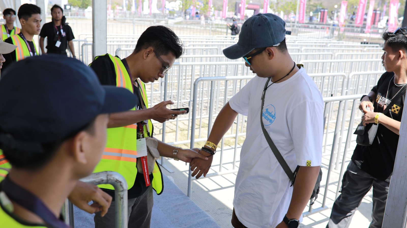 Jangan lewatkan, pendaftaran volunteer MotoGP Mandalika 2025 kembali dibuka Mandalika Grand Prix Association (MGPA).