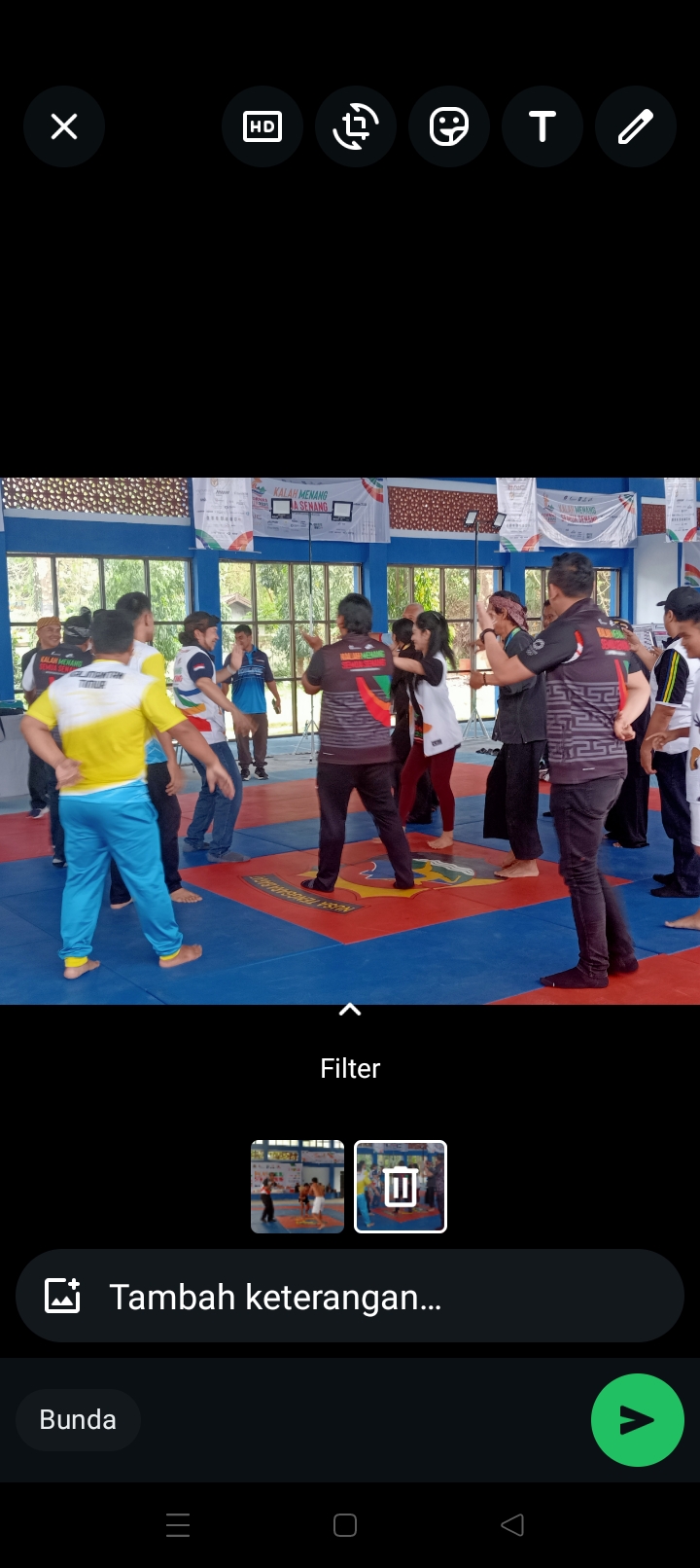 Ketua Korminas dan Ketua Pelaksana FORNAS Pusat ikut menari jaipong khas Jawa Barat sebelum memulai lomba Benjang.