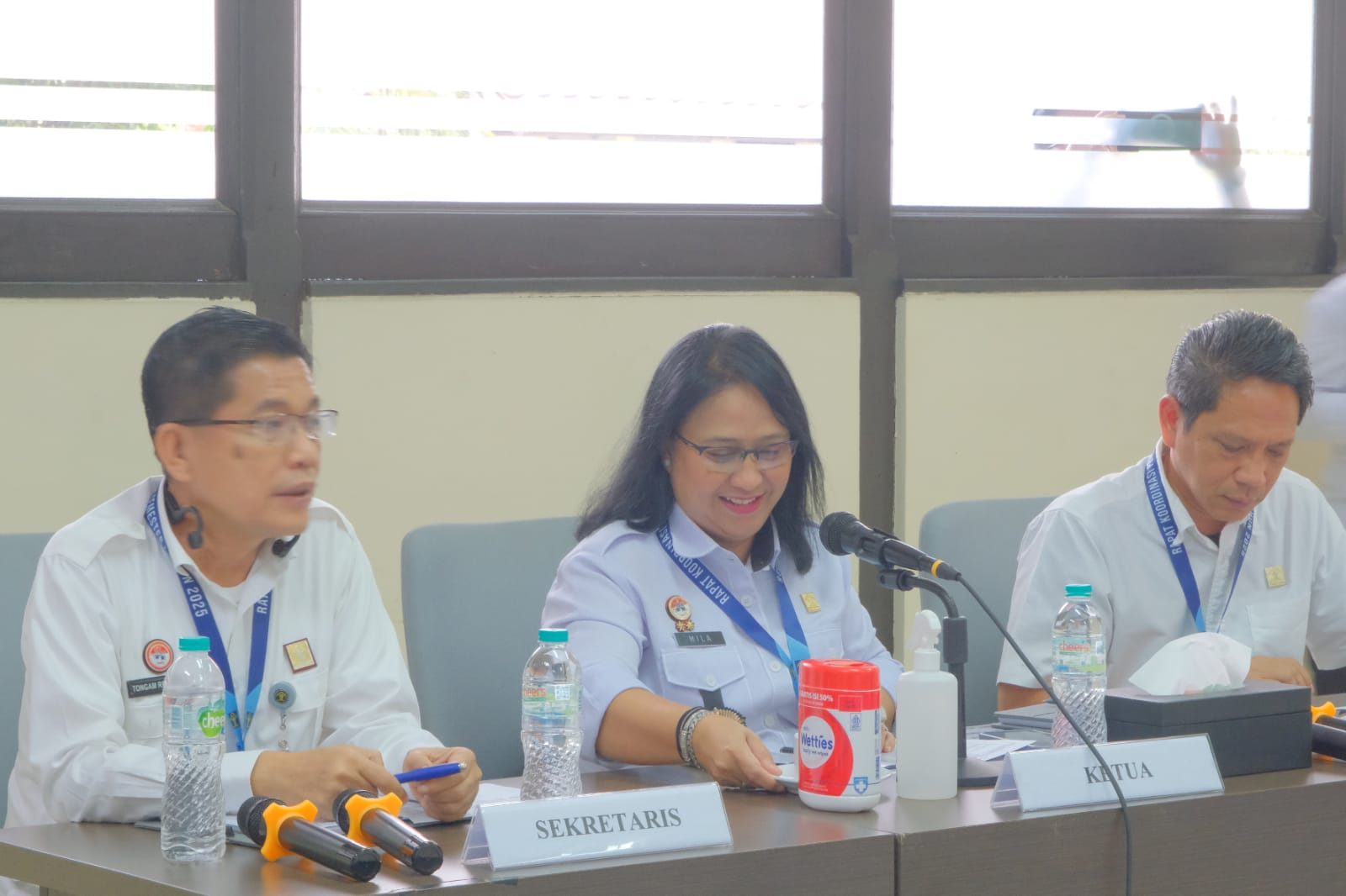 Kakanwil Kemenkum NTB, I Gusti Putu Milawati memimpin Komisi 2B yang membahas terkait peningkatan pembinaan hukum di wilayah.